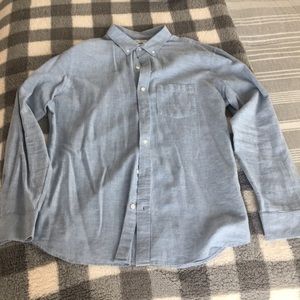 Old Navy button-down men’s slim-fit shirt